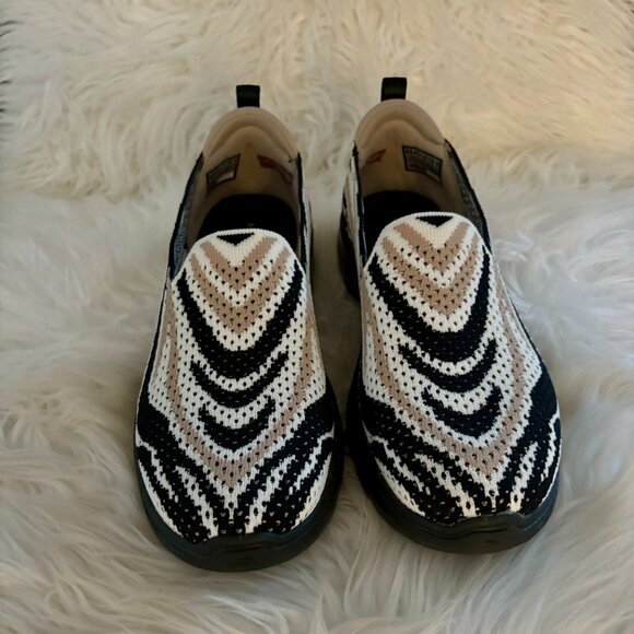 Skechers GoWalk 6  DVF size 7 - Picture 6 of 6